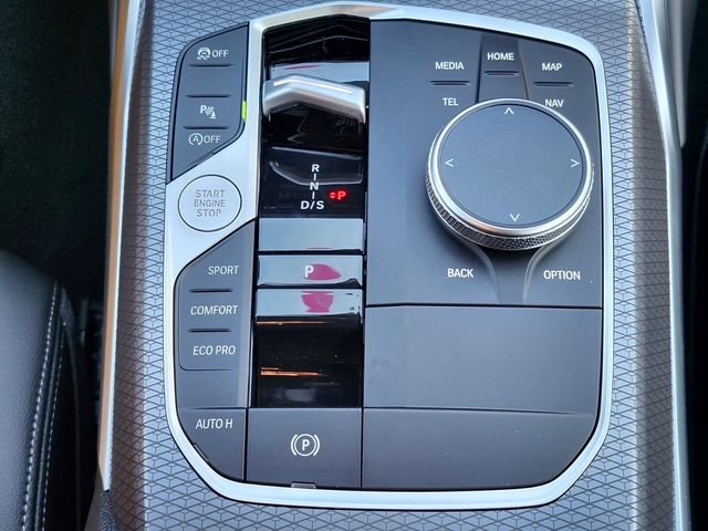 2026 BMW 3 Series 330i - Photo 24