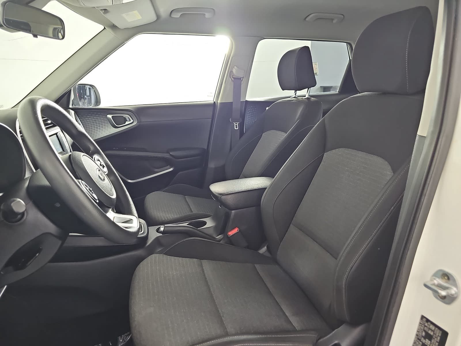 Used 2020 White Kia S image 13