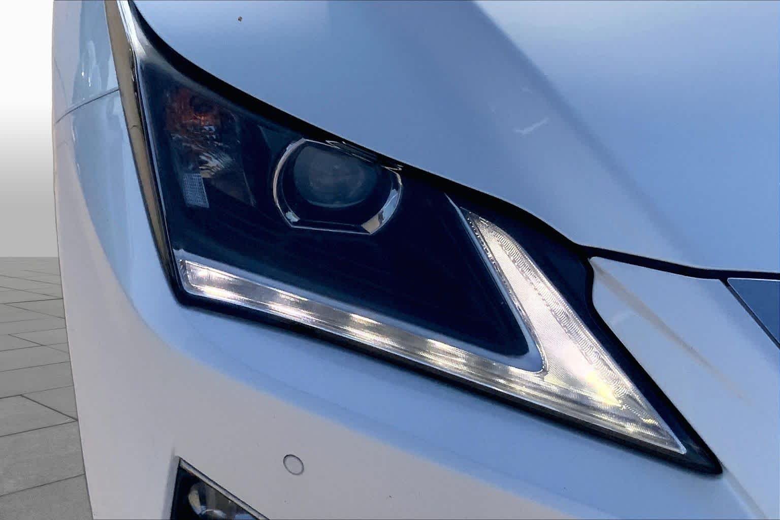 Used 2016 Eminent White Pearl Lexus  image 27