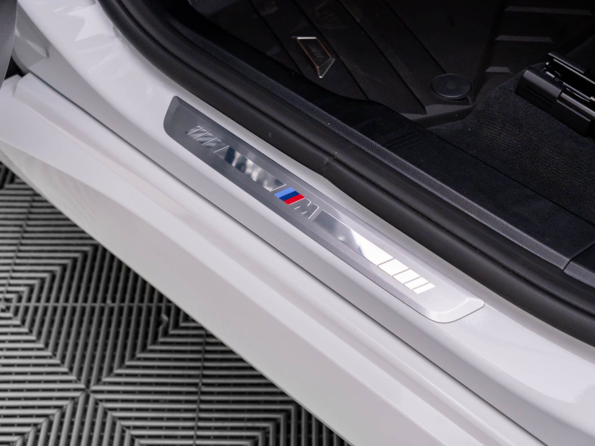 New 2026 Alpine White BMW 30 xDrive image 15