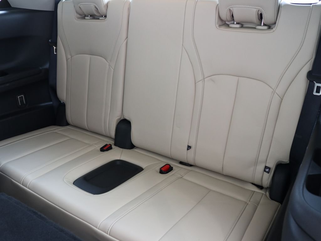 Used 2023 Silver INFINITI LUXE image 30