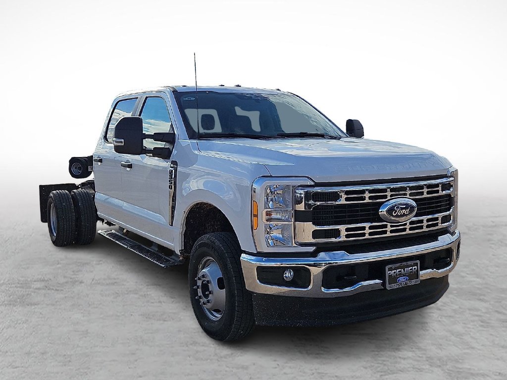2026 Ford F-350 Super Duty Chassis Cab XL