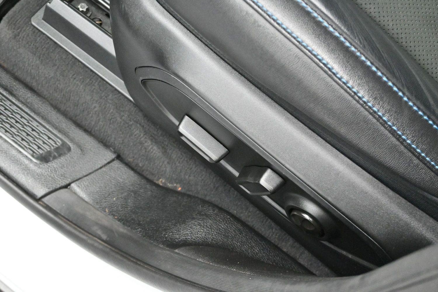 Used 2022 Bright White Clearcoat Jeep Trailhawk image 14