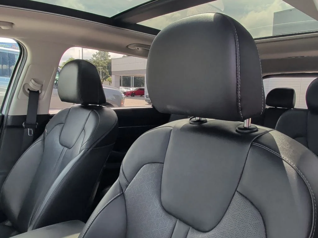 Used 2022 White Kia SX image 8