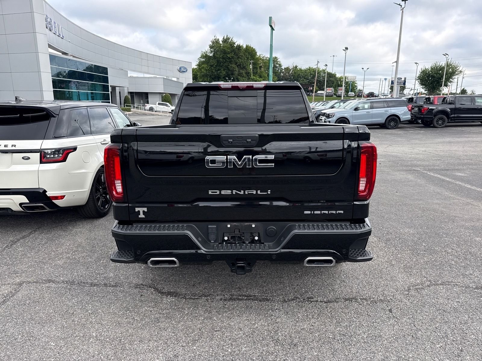 Used 2024 Black GMC Denali Ultimate image 4