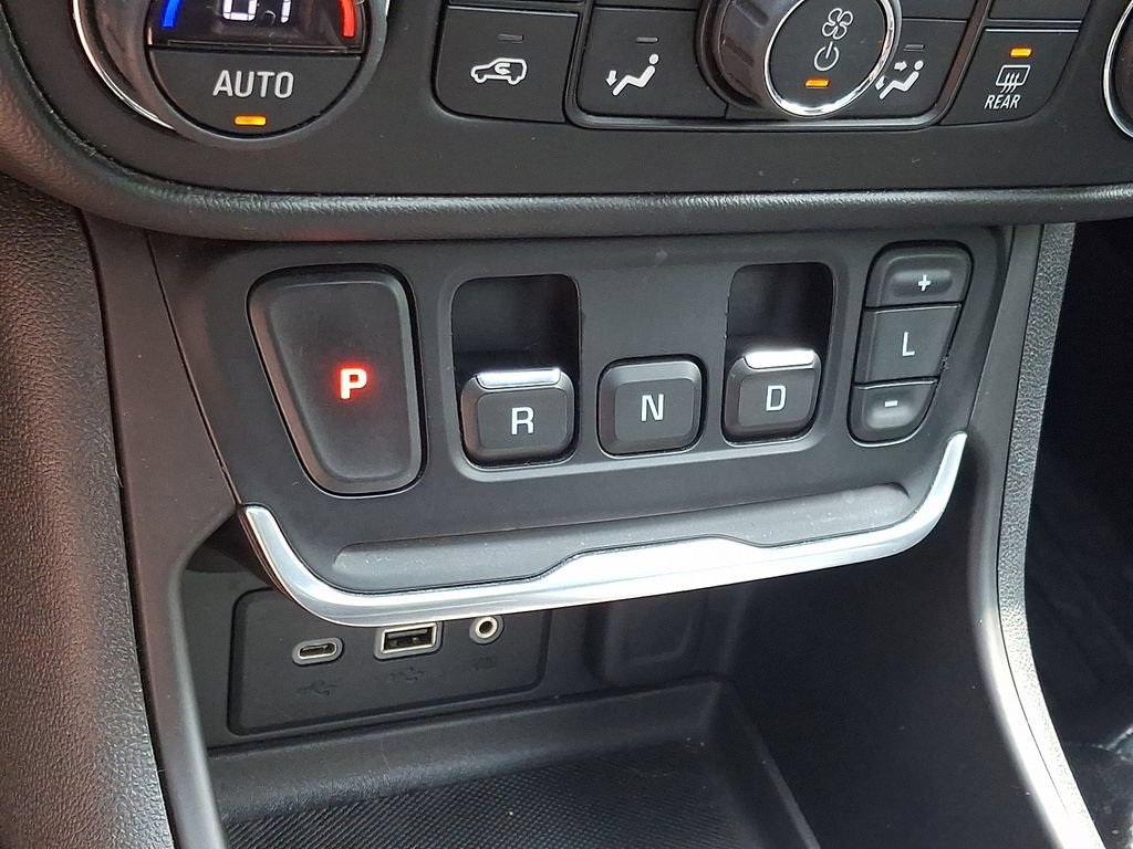 Certified Used 2018 RED QUARTZ TINTCOAT GMC SLE image 16