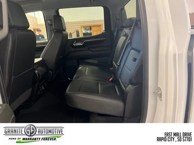 2024 GMC Sierra 1500 SLT - Photo 11