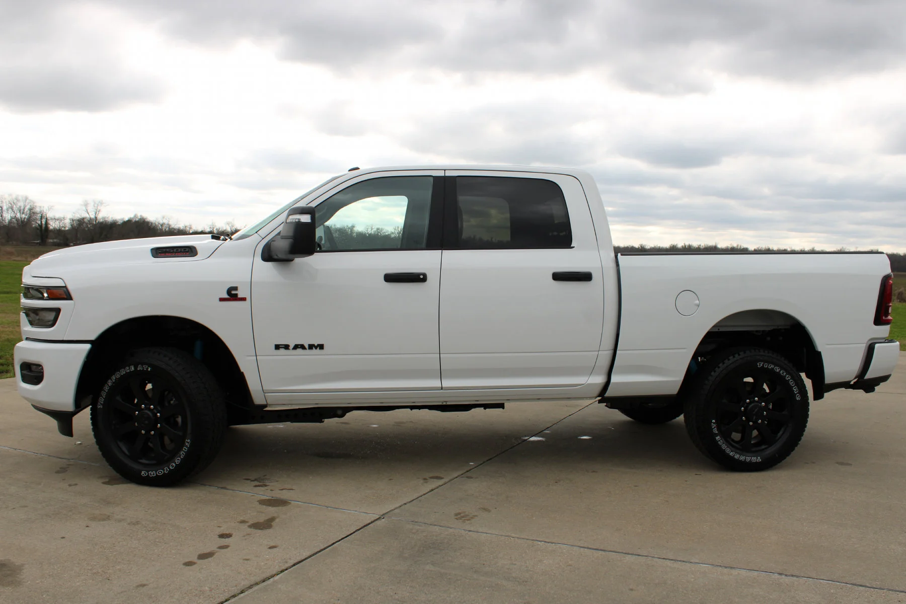 New 2026 Bright White Clear-Coat Exterior Paint RAM Big Horn 4x4 Crew Cab 6