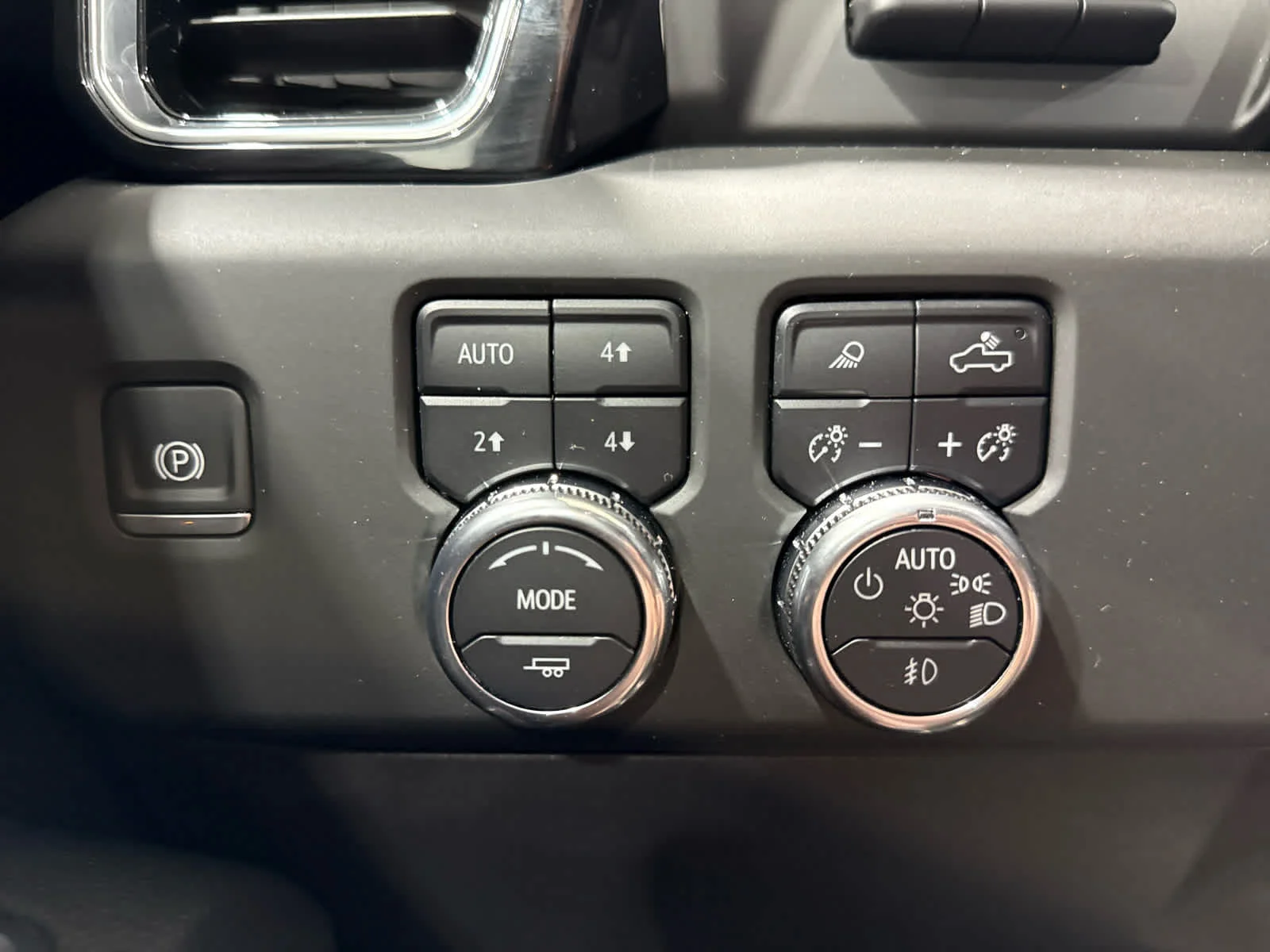 Used 2025 Onyx Black GMC Denali image 19