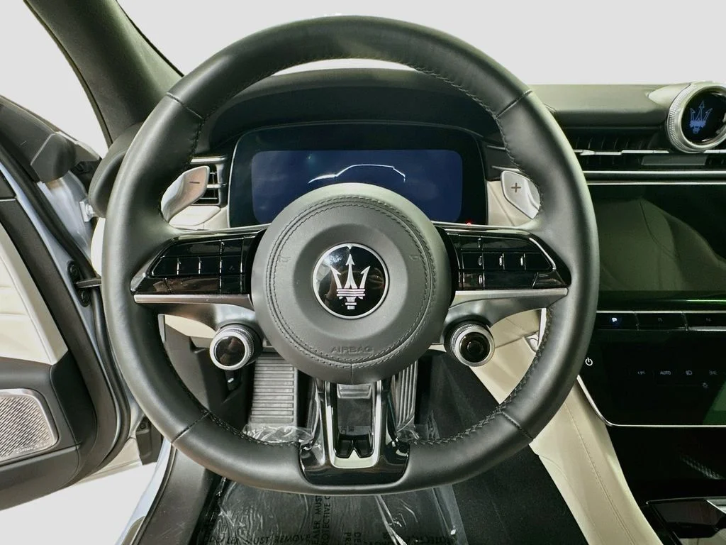 Used 2023  Maserati Modena image 12