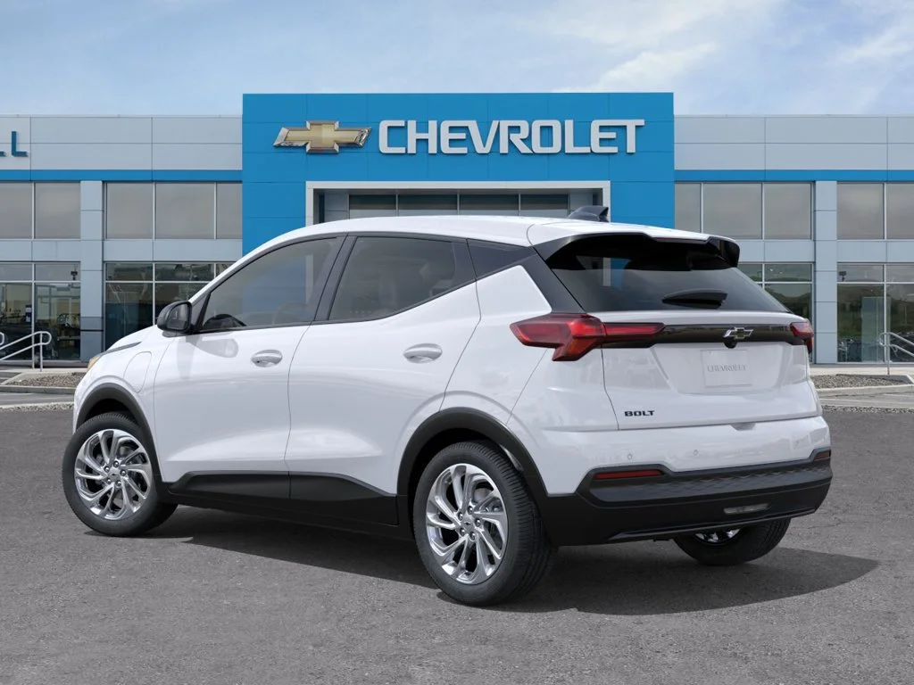 New 2027 Summit White Chevrolet LT image 3