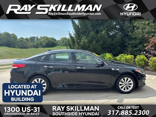 Used 2016 Black Kia EX image 5