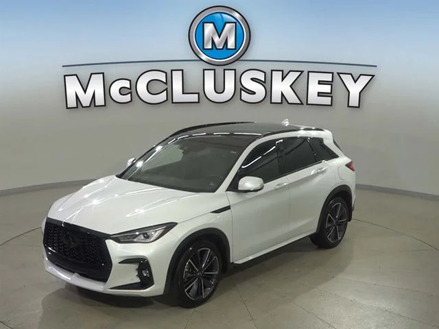 Used 2023 White INFINITI SPORT image 18