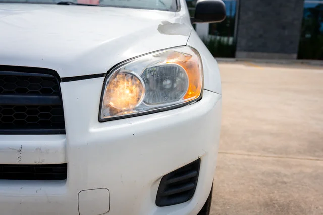 Used 2012 Super White Toyota Base image 4