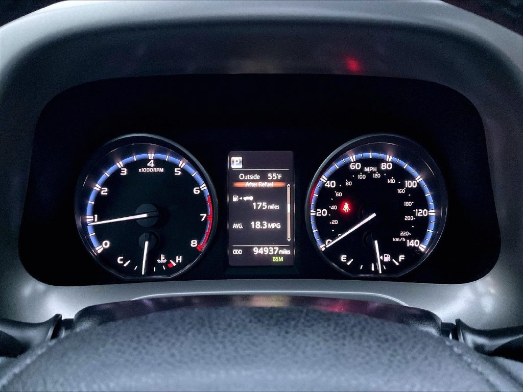 Used 2018 Black Currant Toyota XLE image 23