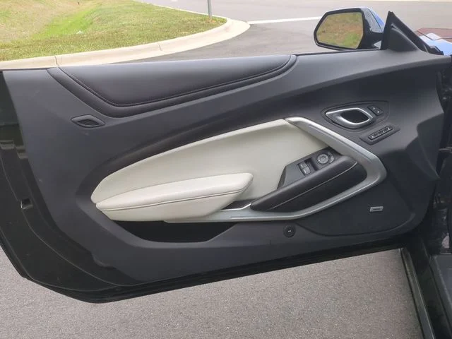 2023 Chevrolet Camaro 3LT - Photo 30