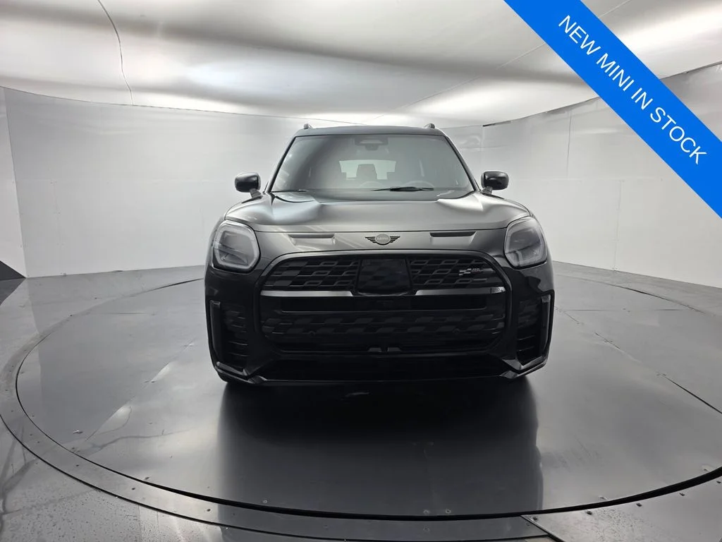New 2027 Black MINI Iconic image 2