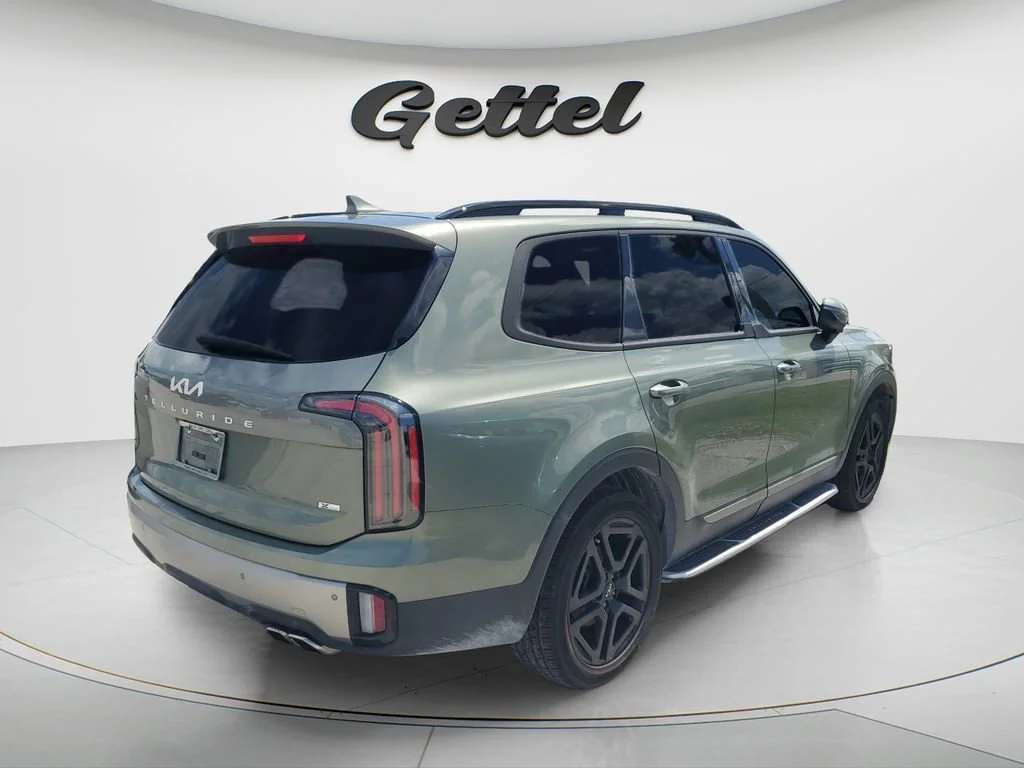 Used 2023 Green Kia EX X-Line image 3