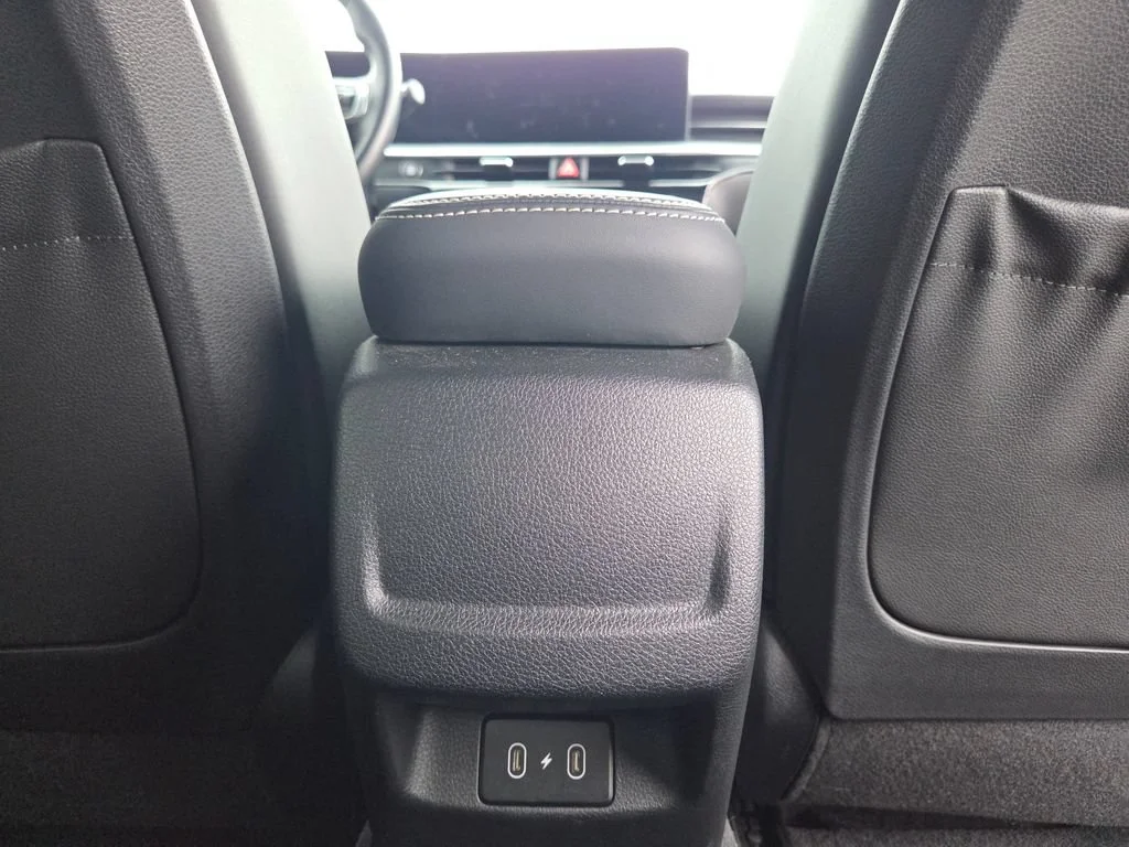 Used 2025 Aurora Black Pearl Kia GT-Line image 32