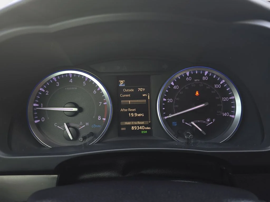 Used 2019 White Toyota SE image 23