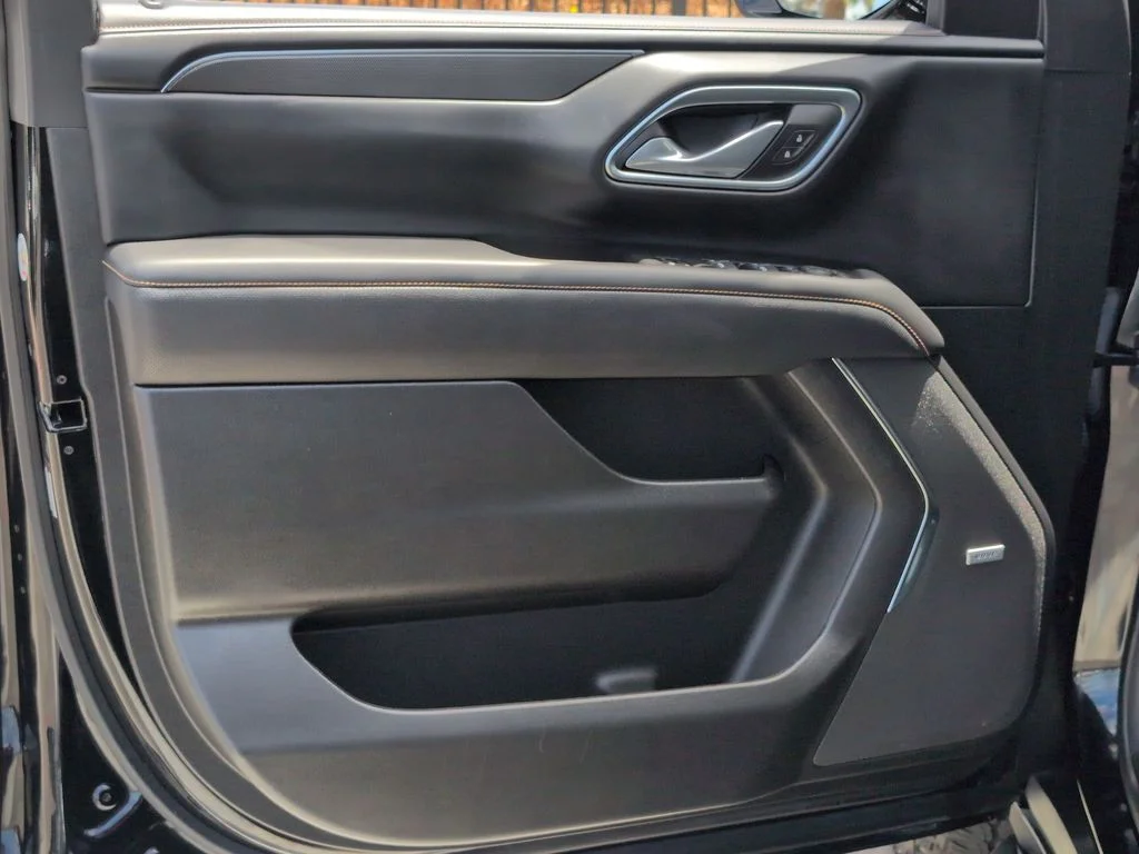 Used 2024 Black GMC AT4 image 31