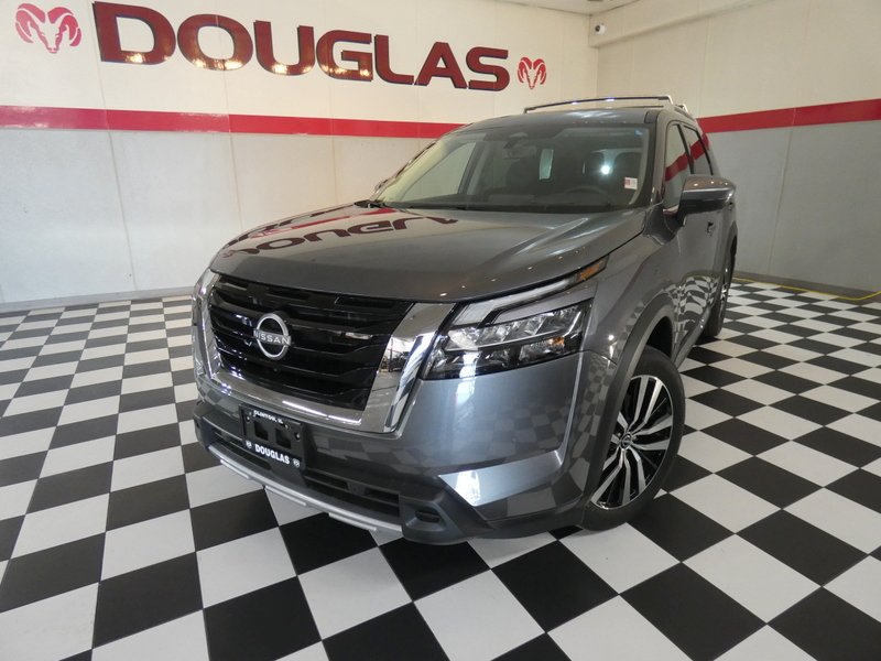 2025 Nissan Pathfinder Platinum 2WD's photo
