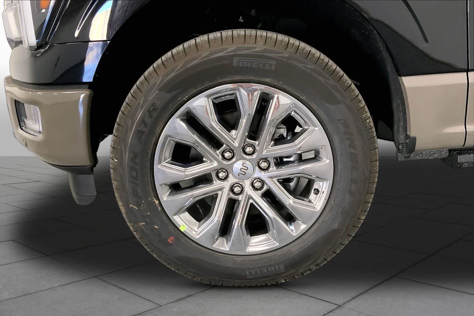 New 2026 Agate Black Metallic Ford King Ranch® image 9