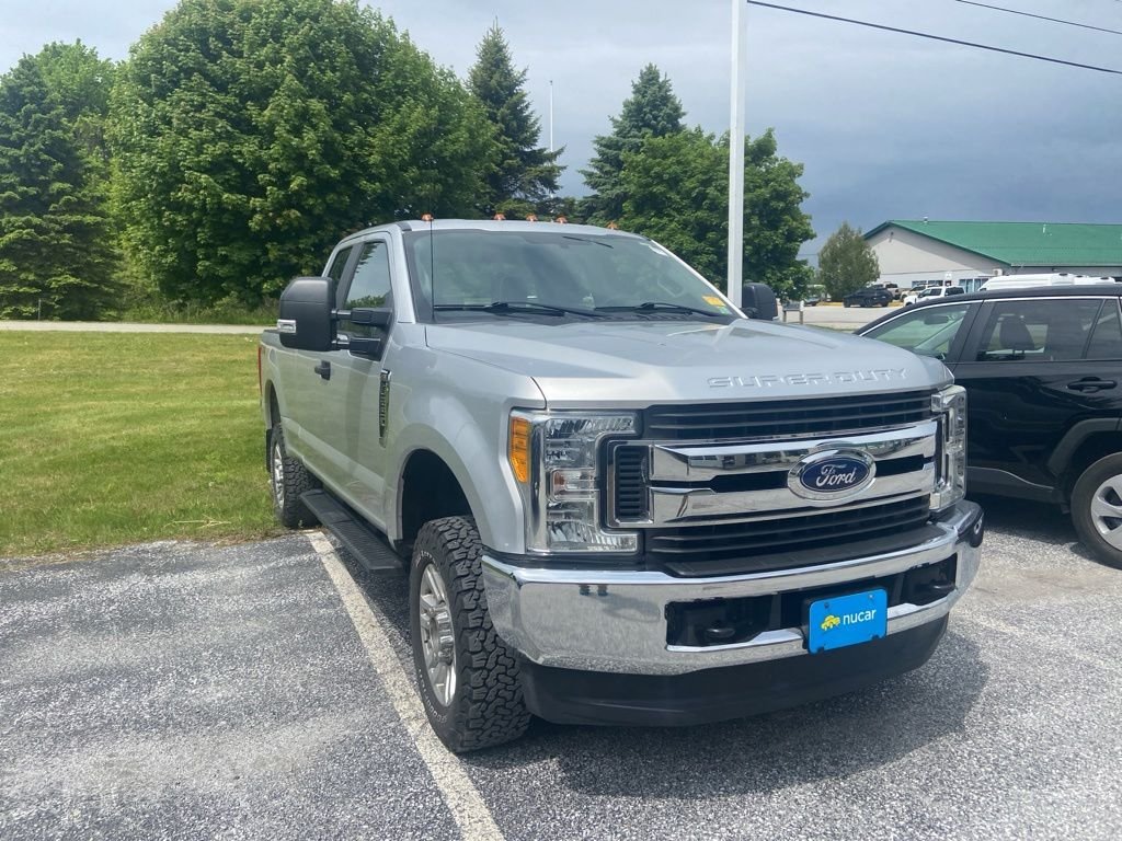2017 Ford F-250 XL 4x4 SuperCab 8' Box's photo