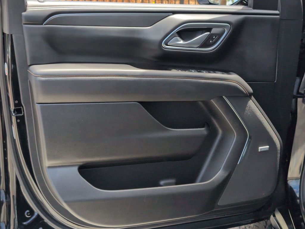 Used 2024 Black GMC AT4 image 31