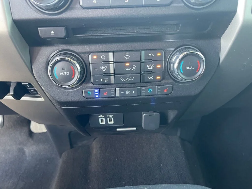 Used 2018 Shadow Black Ford LARIAT image 12