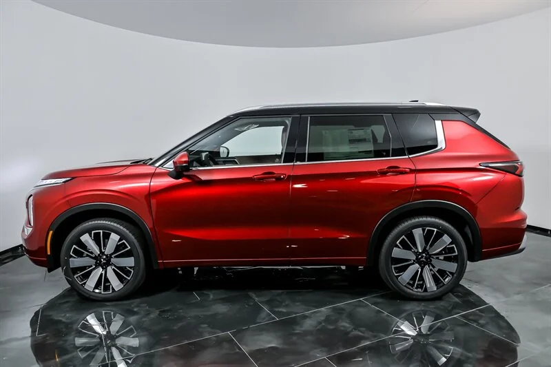 2025 Mitsubishi Outlander SE - Photo 6