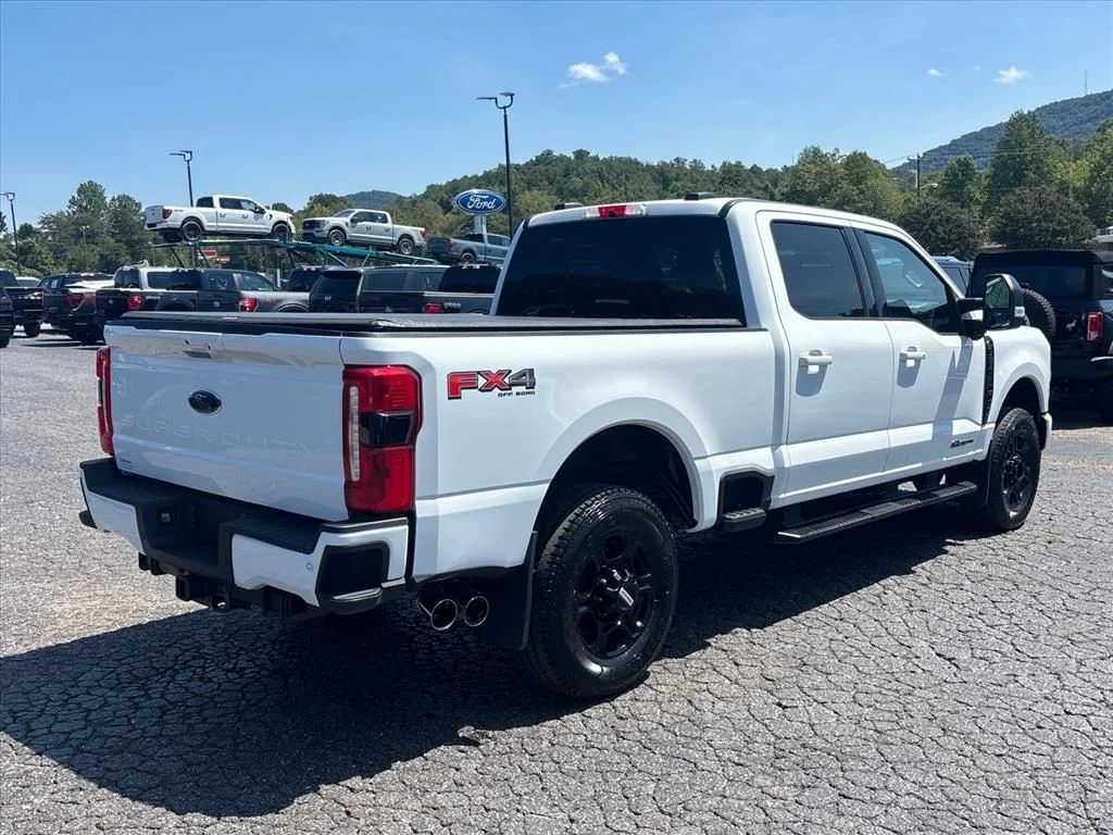 Used 2023 Oxford White Ford XLT image 8