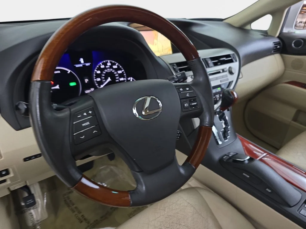 Used 2010 White Lexus 450h image 18