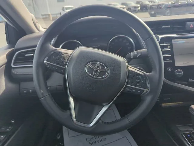 Used 2019 Off-white Toyota XSE V6 image 17