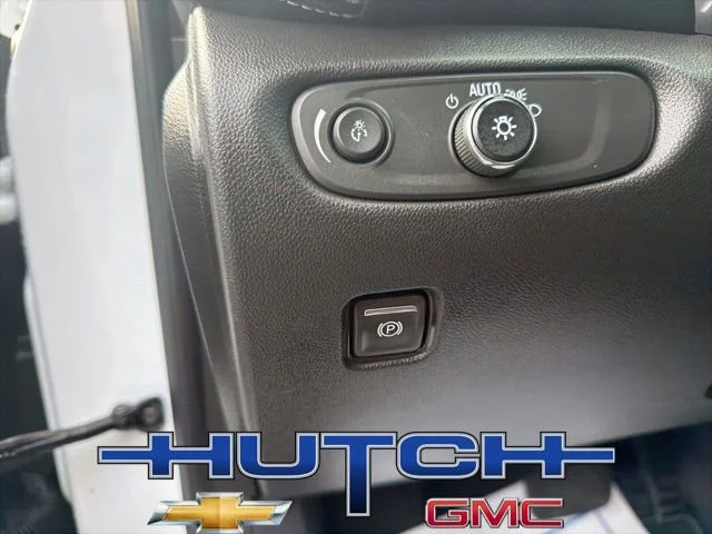 Used 2025 Summit White Chevrolet 2LT image 21