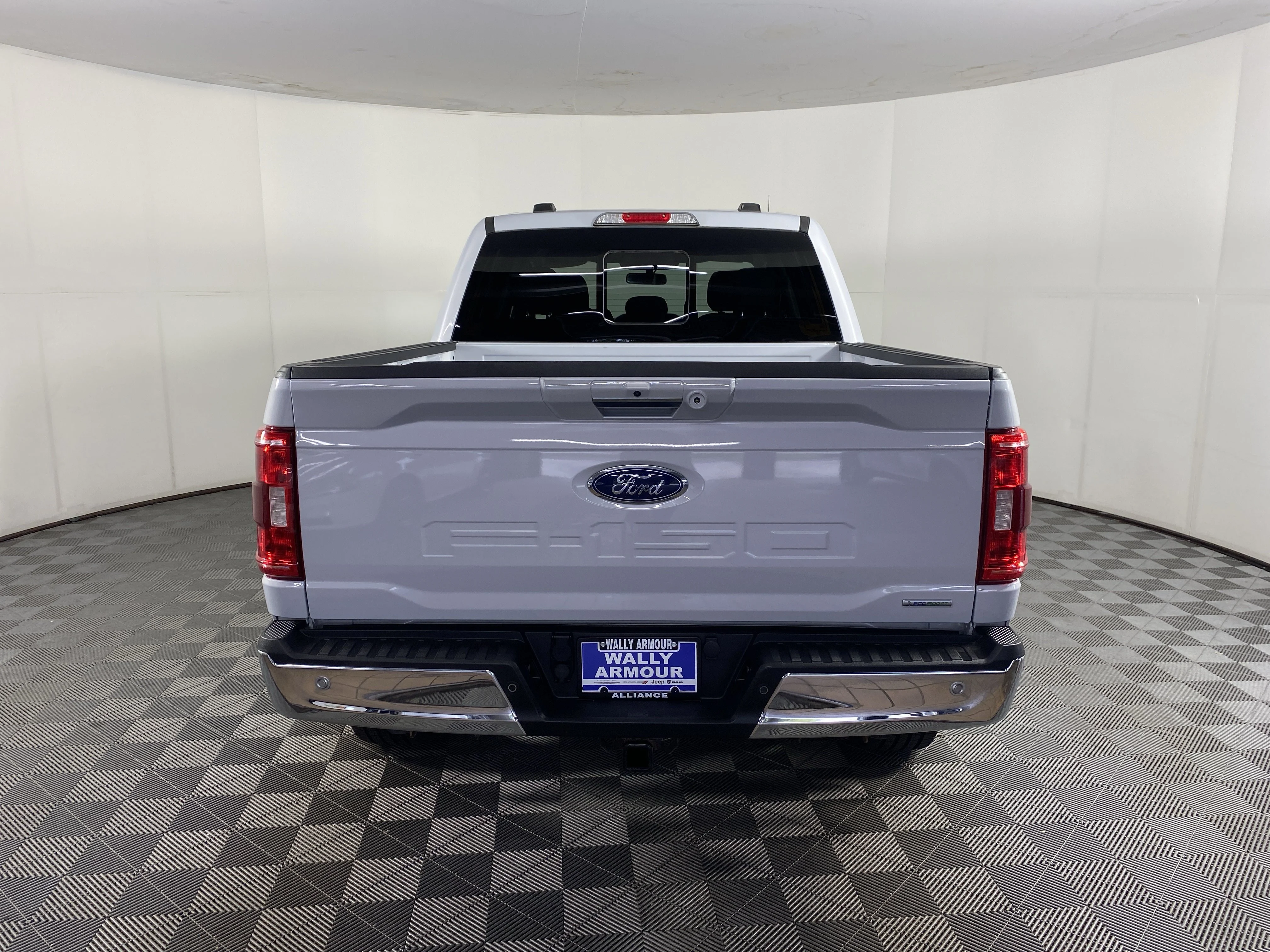 Used 2021 Space White Metallic Ford  image 9