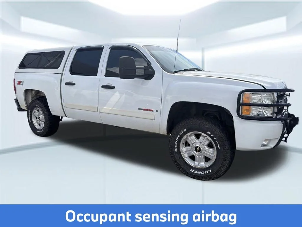 Used 2007 White Chevrolet LT image 11