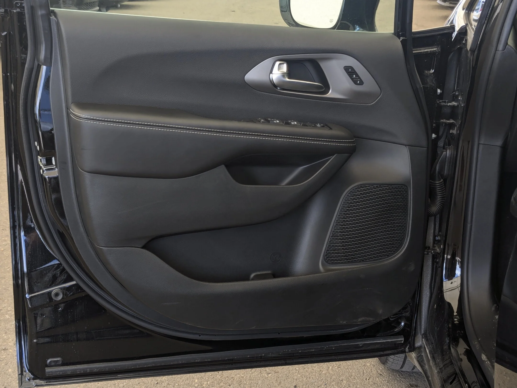New 2027 Black Chrysler Select - - AWD - Safety Sphere Pkg - 360 Surround View Cam & More! image 11