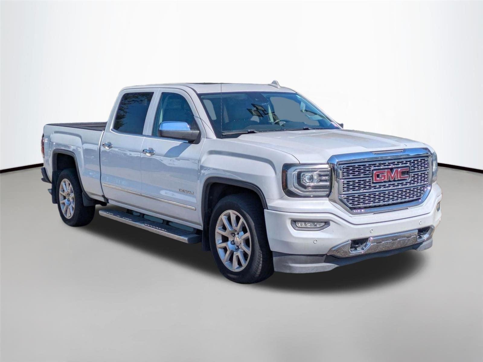 Used 2016 White Frost Tricoat GMC Denali image 5
