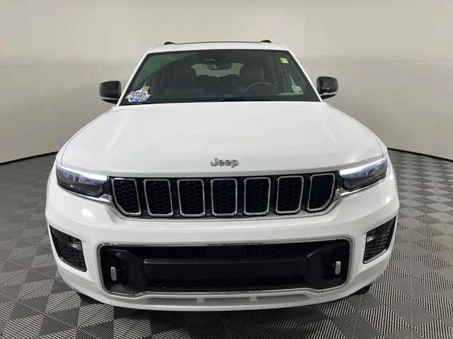 Used 2023 White Jeep Overland image 2