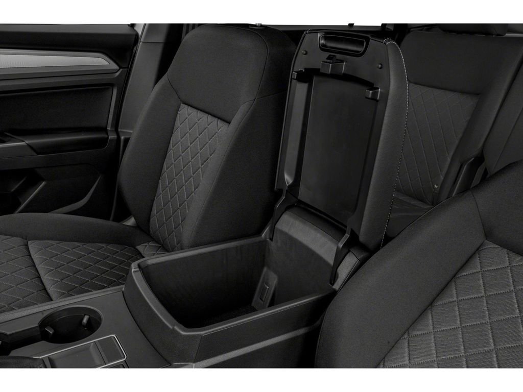 Used 2021 Black Volkswagen 3.6L V6 SE w/Technology R-Line image 9