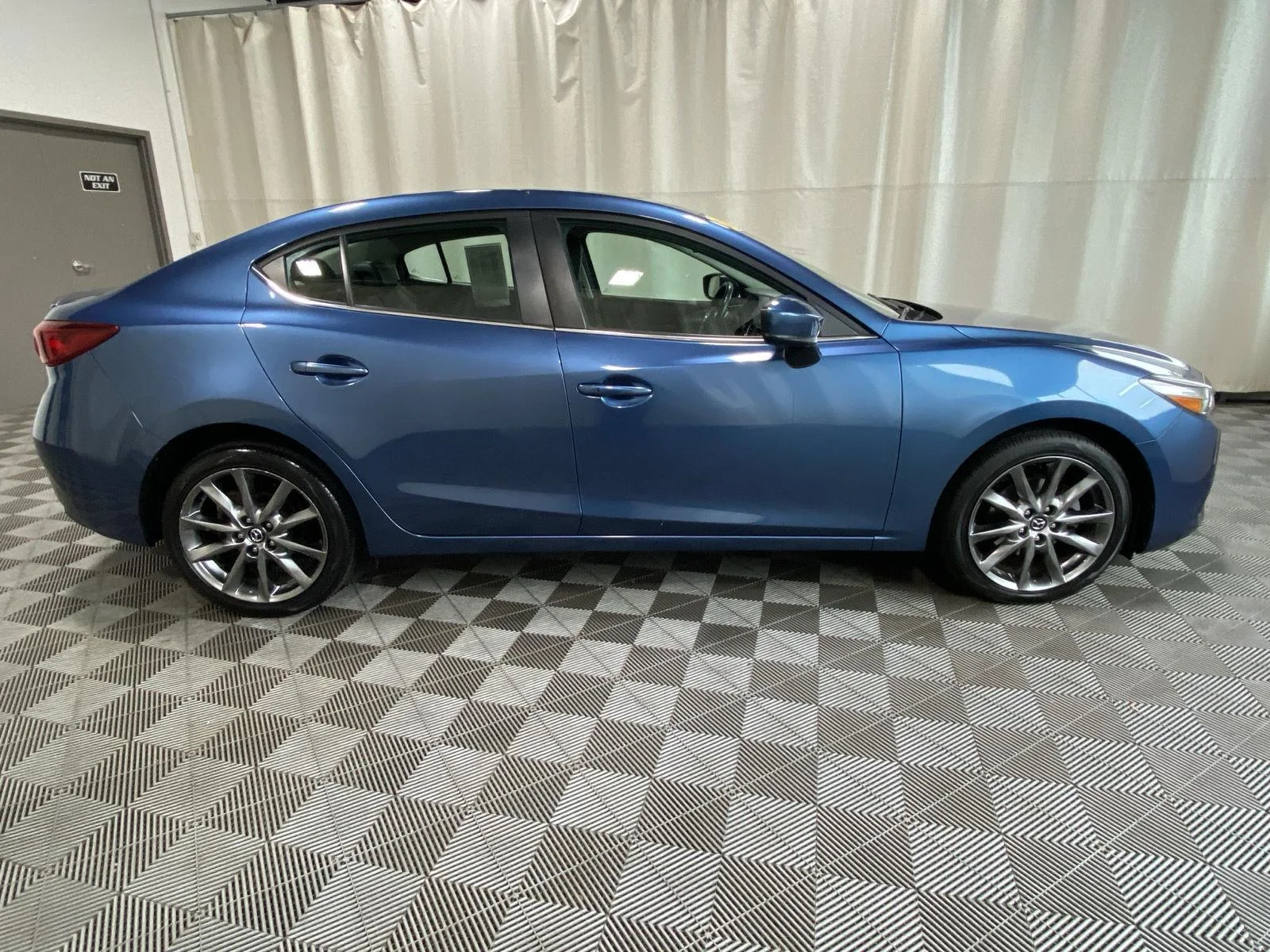 Used 2018 Eternal Blue Mica Mazda Touring image 8