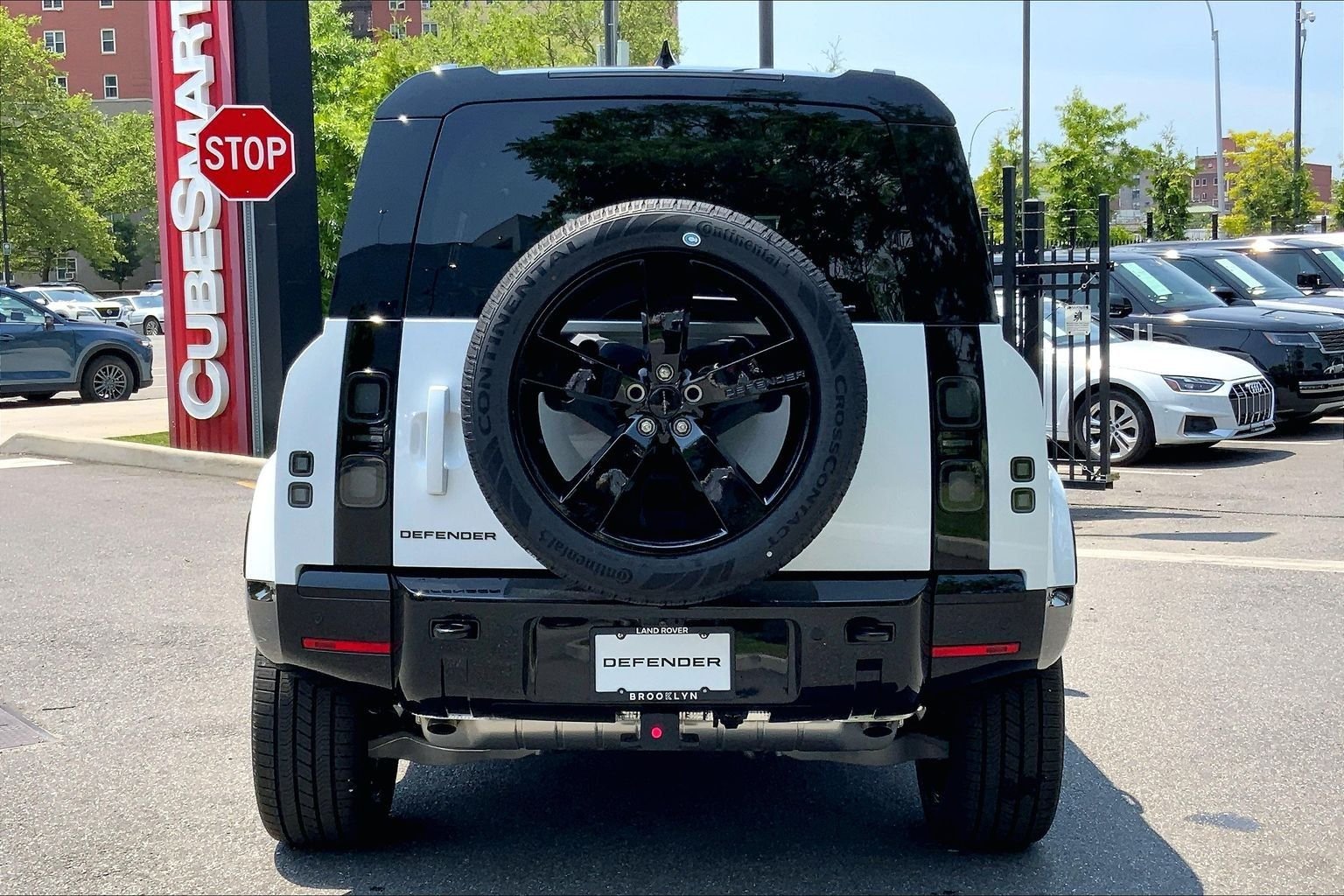 New 2026 Fuji White Land Rover X-Dynamic SE image 4
