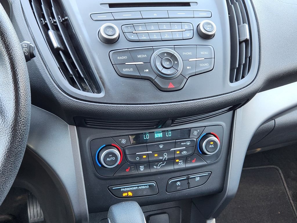 Used 2018 Silver Ford SE image 21