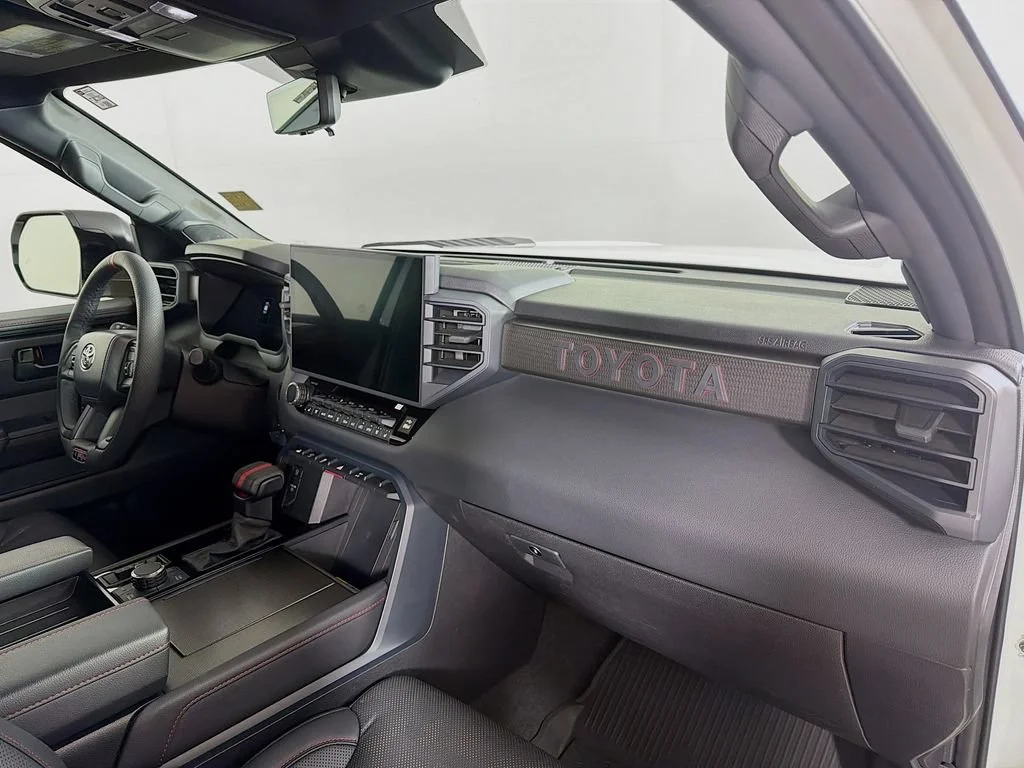 Used 2025 Ice Cap Toyota SR5 image 27