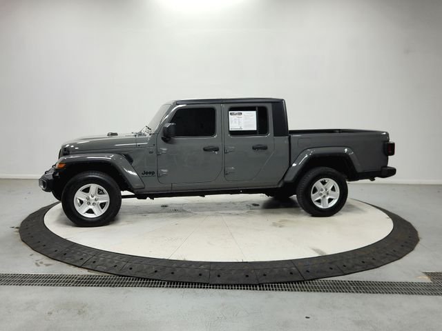 Used 2022 Gray Jeep Sport image 5