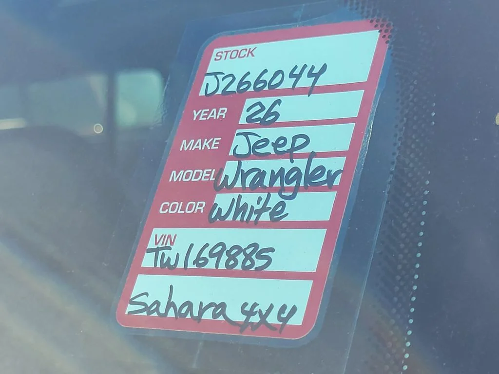 New 2026 Bright White Clear-Coat Exterior Paint Jeep Sahara image 22