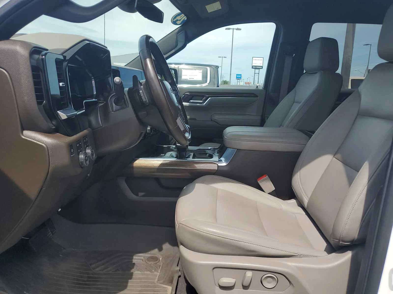 Used 2024 Summit White Chevrolet RST image 14