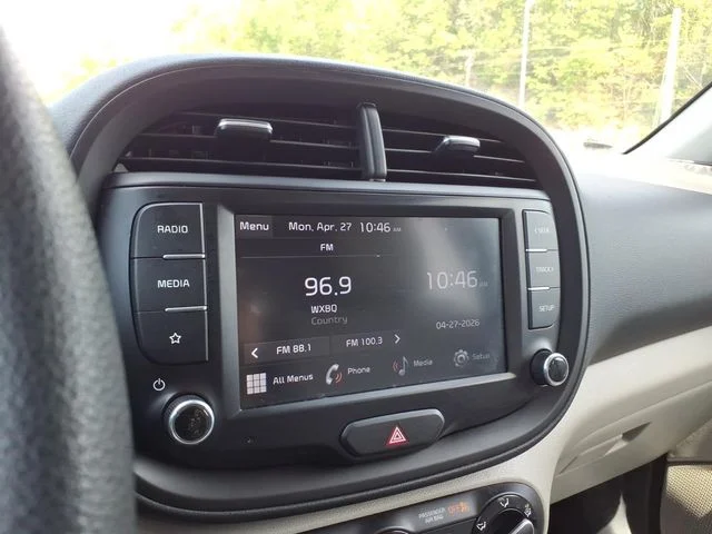 Used 2022 White Kia LX image 24