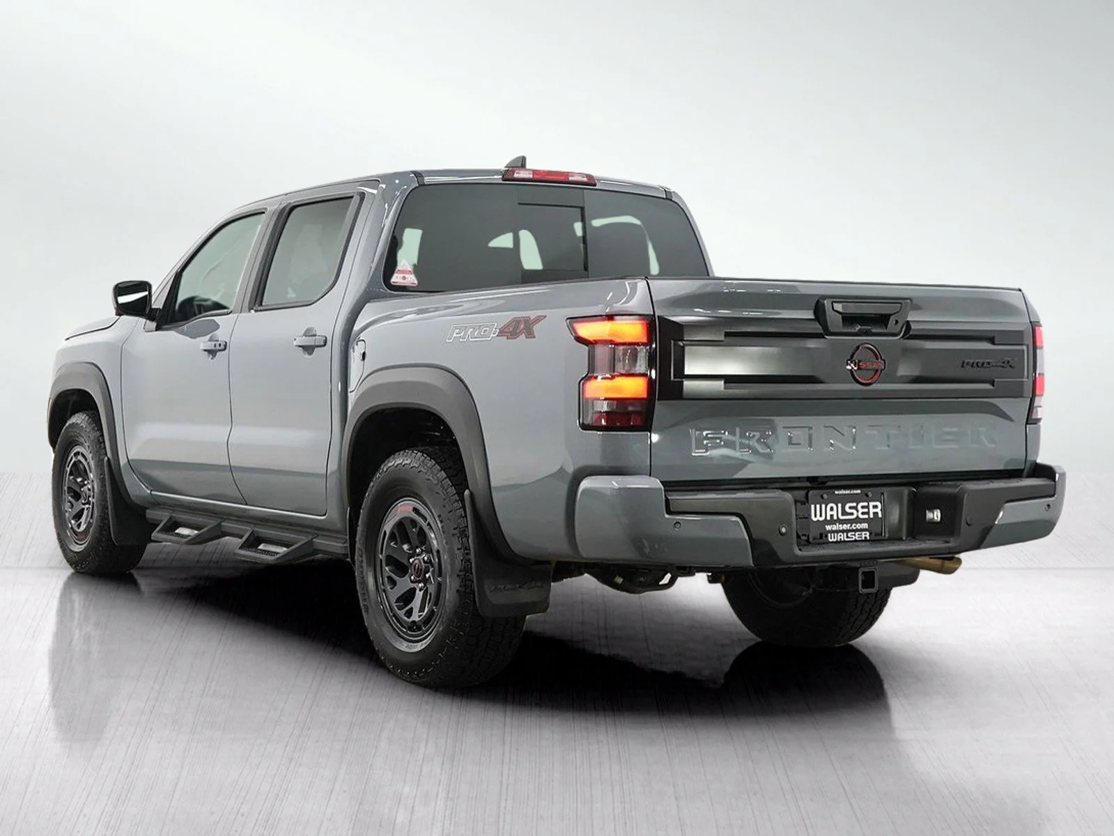 Used 2026 Boulder Gray Pearl Nissan PRO-4X image 3